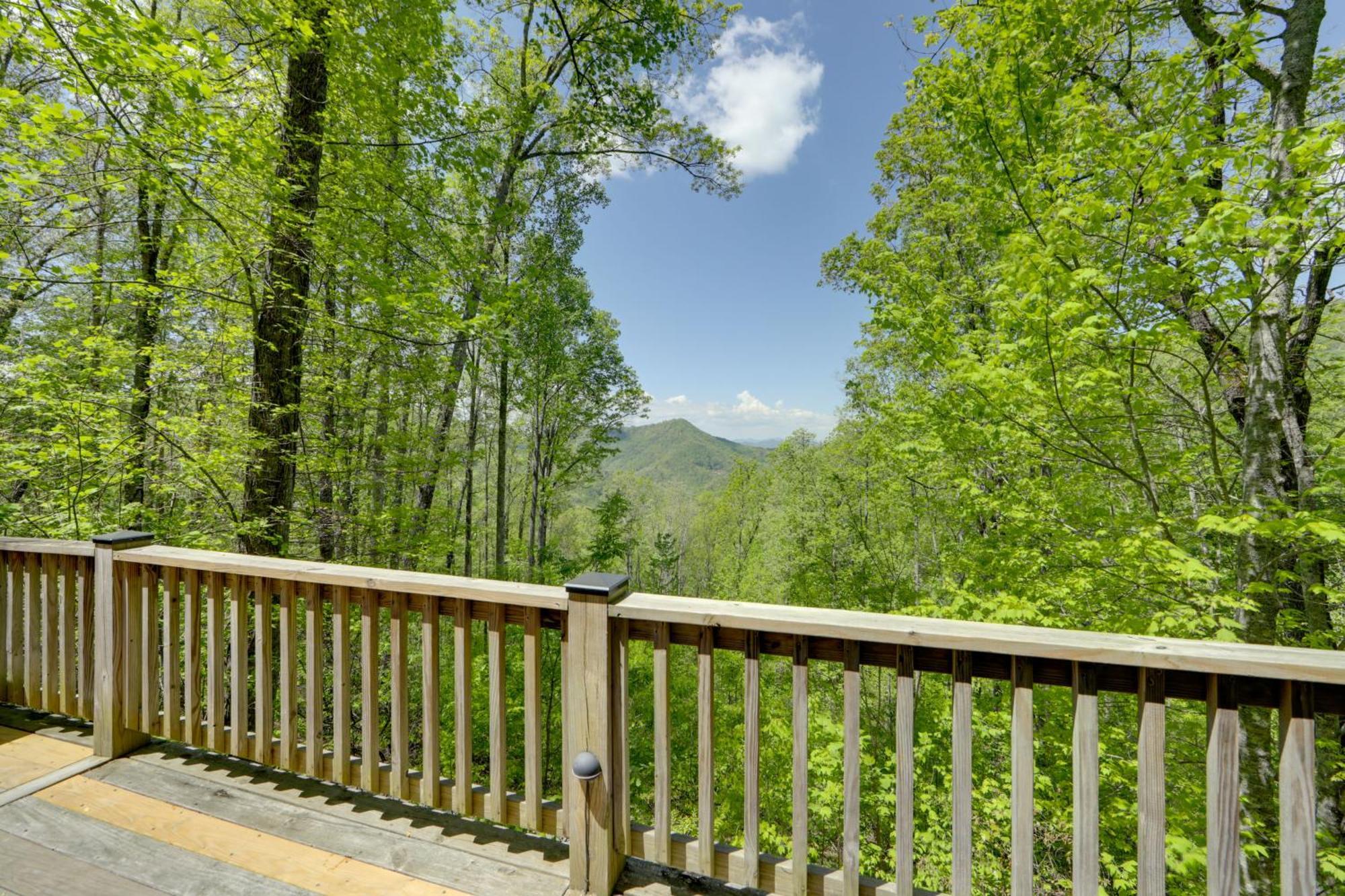 Bryson City Cabin With Hot Tub And Mountain Views! Ngoại thất bức ảnh