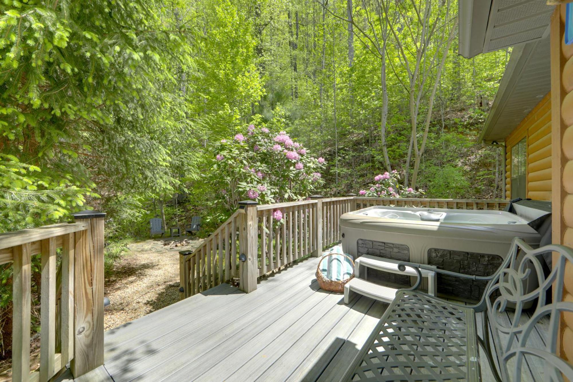 Bryson City Cabin With Hot Tub And Mountain Views! Ngoại thất bức ảnh